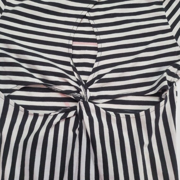 Guess Jeans Top Black White  Striped Open Back TShirt Short Sleeve Size S Vintag - Picture 5 of 9